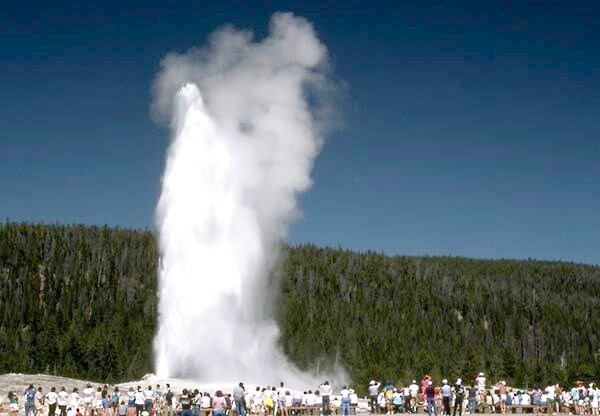 Гейзер Old Faithful